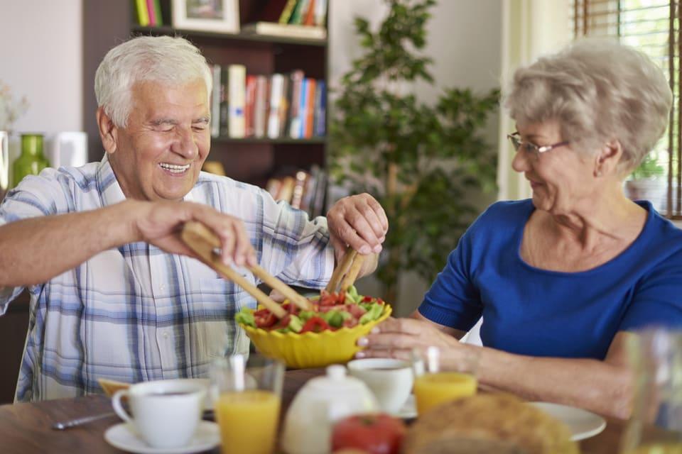 Seasonal Health Tips for Seniors Receiving Home Care